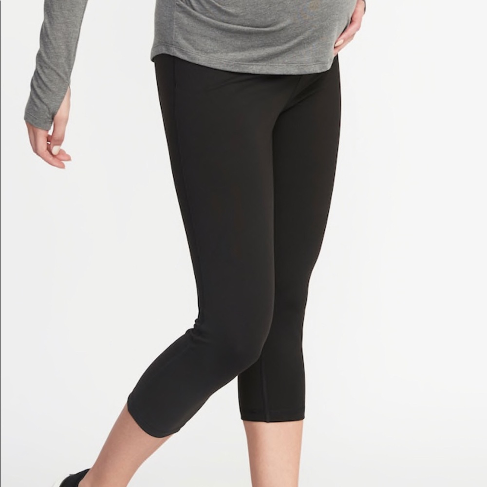 Old Navy Maternity High Rise Crop Leggings